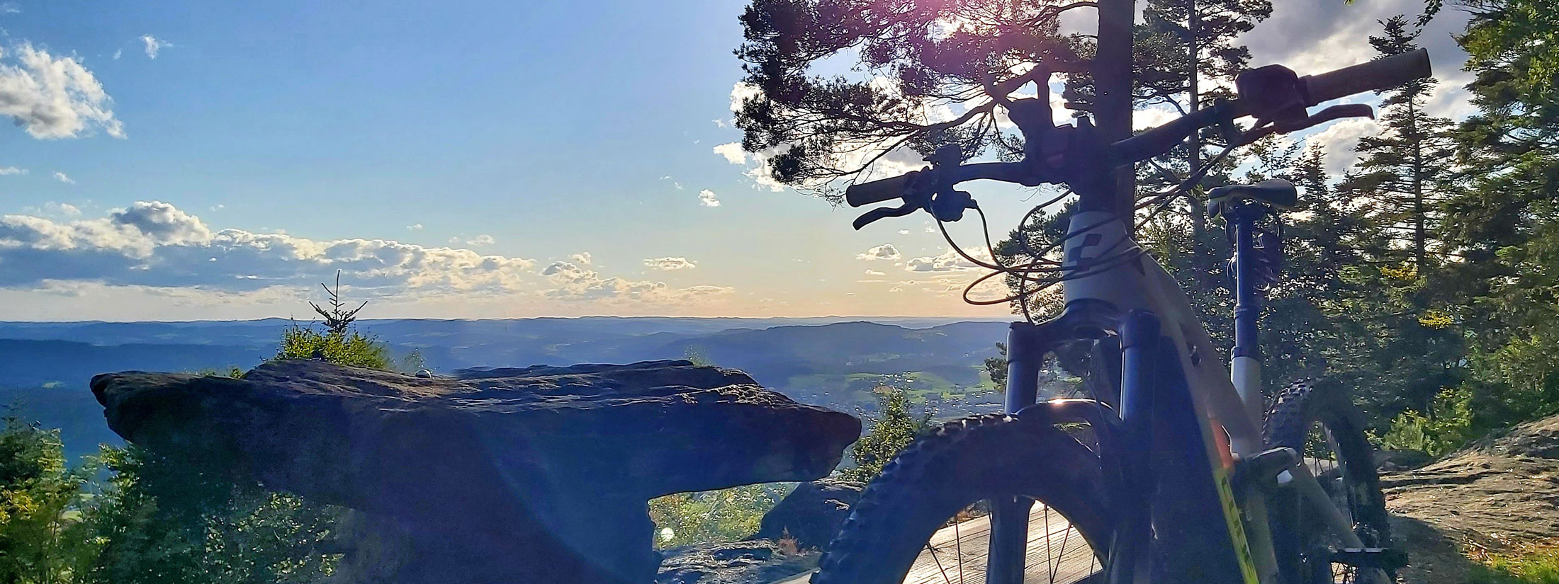 Herbst Gipfel mit Mointainbike